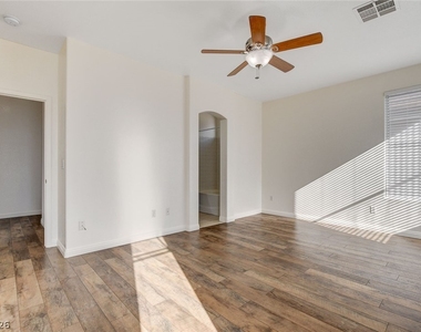 10261 Bentley Oaks Avenue - Photo Thumbnail 30