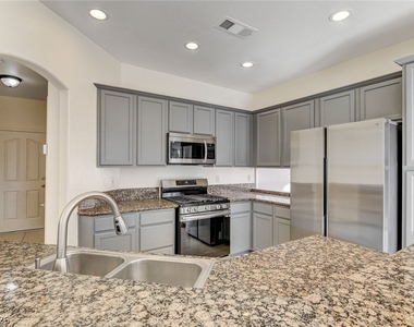 10261 Bentley Oaks Avenue - Photo Thumbnail 20