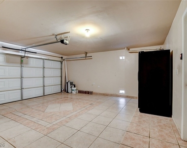 10261 Bentley Oaks Avenue - Photo Thumbnail 42