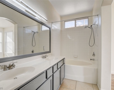 10261 Bentley Oaks Avenue - Photo Thumbnail 33