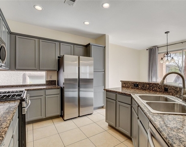 10261 Bentley Oaks Avenue - Photo Thumbnail 19