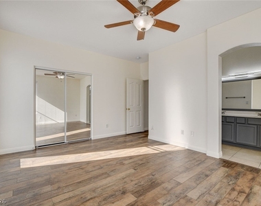 10261 Bentley Oaks Avenue - Photo Thumbnail 31