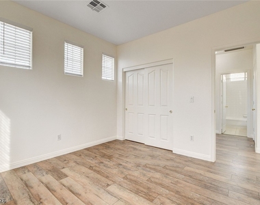 10261 Bentley Oaks Avenue - Photo Thumbnail 39