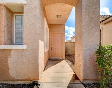 10261 Bentley Oaks Avenue - Photo Thumbnail 4