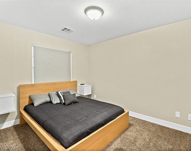 9041 Kingsdale Court - Photo Thumbnail 17