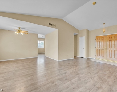 4814 Spring Falls Way - Photo Thumbnail 7
