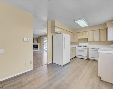 4814 Spring Falls Way - Photo Thumbnail 15
