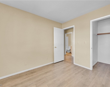4814 Spring Falls Way - Photo Thumbnail 24