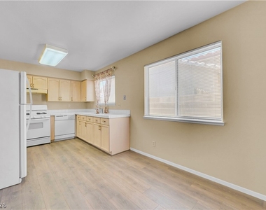 4814 Spring Falls Way - Photo Thumbnail 14