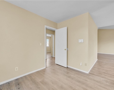 4814 Spring Falls Way - Photo Thumbnail 21