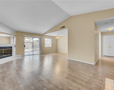 4814 Spring Falls Way - Photo Thumbnail 4
