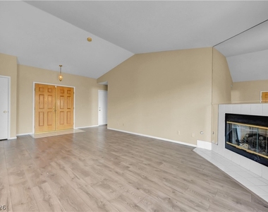 4814 Spring Falls Way - Photo Thumbnail 6