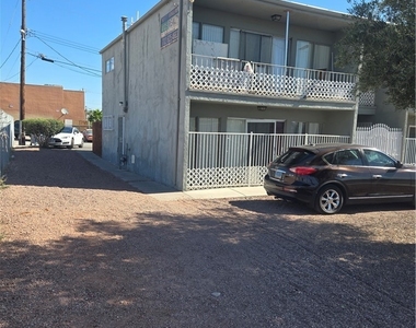 1388 E Desert Inn Road - Photo Thumbnail 19