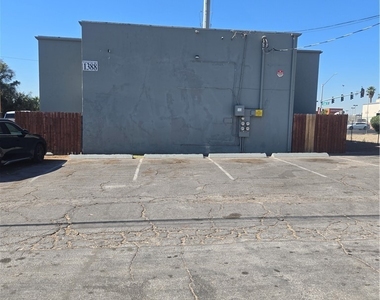 1388 E Desert Inn Road - Photo Thumbnail 22