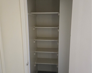 1388 E Desert Inn Road - Photo Thumbnail 6