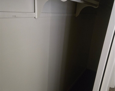 1388 E Desert Inn Road - Photo Thumbnail 14