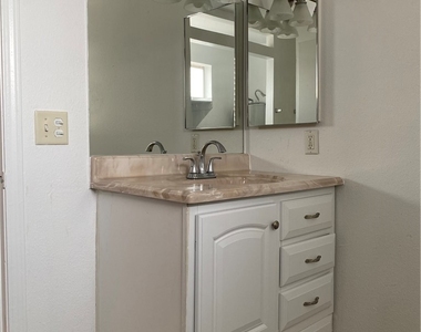 1662 N Lamont Street - Photo Thumbnail 9