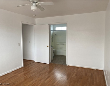 1662 N Lamont Street - Photo Thumbnail 3