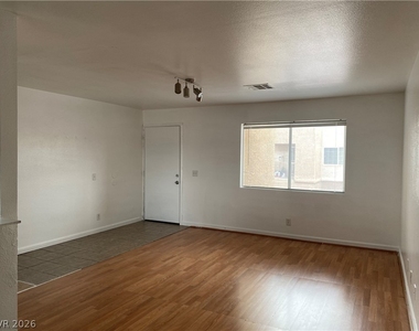 1662 N Lamont Street - Photo Thumbnail 2