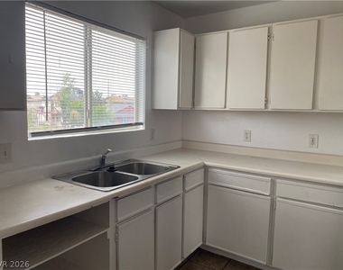 1662 N Lamont Street - Photo Thumbnail 8