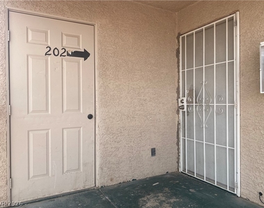 1662 N Lamont Street - Photo Thumbnail 17