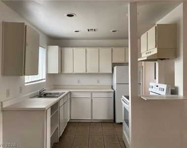 1662 N Lamont Street - Photo Thumbnail 5