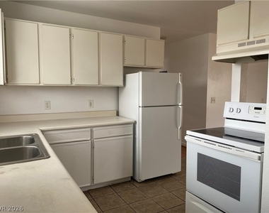 1662 N Lamont Street - Photo Thumbnail 6