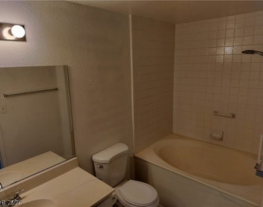 8425 Running Deer Avenue - Photo Thumbnail 5
