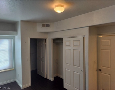 8425 Running Deer Avenue - Photo Thumbnail 7
