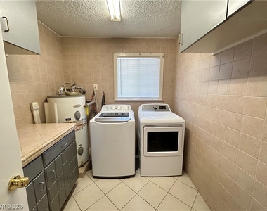 3979 Avonwood Avenue - Photo Thumbnail 19