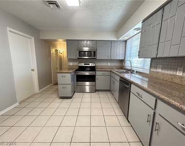 3979 Avonwood Avenue - Photo Thumbnail 5