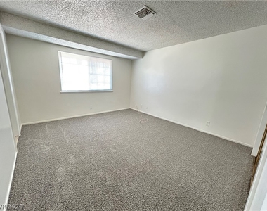 3979 Avonwood Avenue - Photo Thumbnail 7