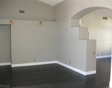 2994 Matese Drive - Photo Thumbnail 9