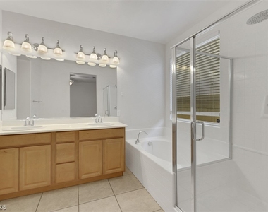 4913 Calabash Tree Court - Photo Thumbnail 12