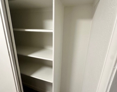 2121 Oceanus Lane - Photo Thumbnail 6