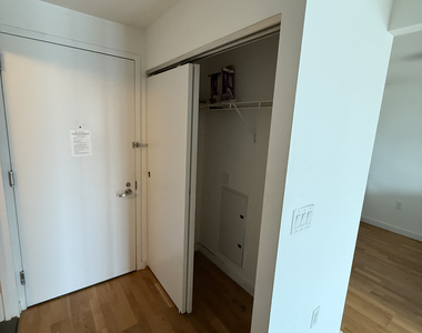 30th Rd, Astoria, NY 11102 - Photo Thumbnail 6