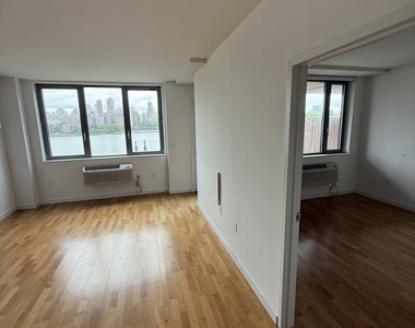 30th Rd, Astoria, NY 11102 - Photo Thumbnail 9