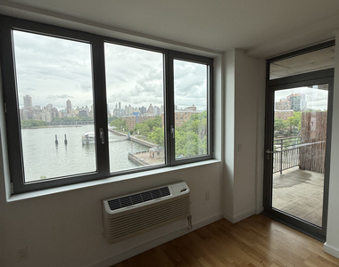 30th Rd, Astoria, NY 11102 - Photo Thumbnail 2