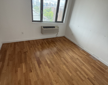 30th Rd, Astoria, NY 11102 - Photo Thumbnail 11