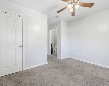 205 Pineview Drive - Photo Thumbnail 13