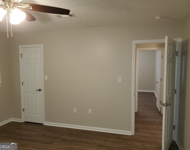 307 N Church Street - Photo Thumbnail 3