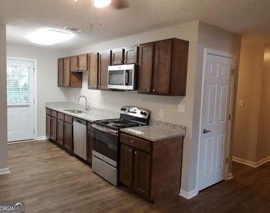 307 N Church Street - Photo Thumbnail 5