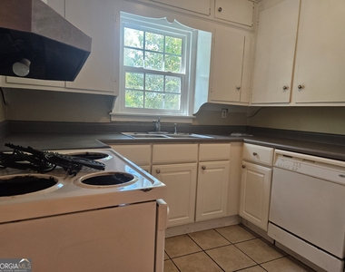 316 Florence Avenue - Photo Thumbnail 3