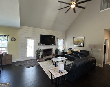 205 Solihull Lane - Photo Thumbnail 12