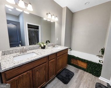 5589 River Road - Photo Thumbnail 15