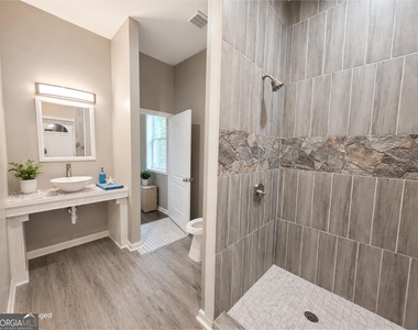 5589 River Road - Photo Thumbnail 3