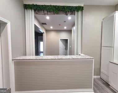 5589 River Road - Photo Thumbnail 6