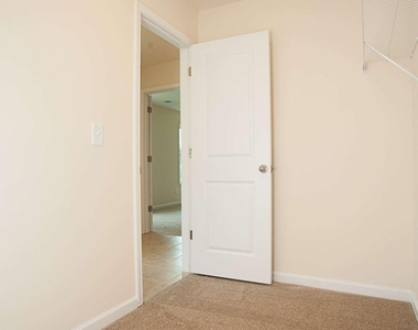 4505 Almanor Circle - Photo Thumbnail 34