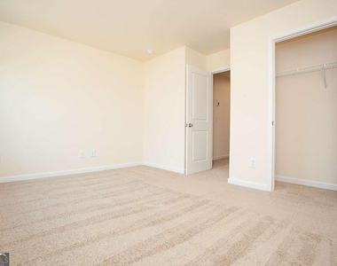 4505 Almanor Circle - Photo Thumbnail 36
