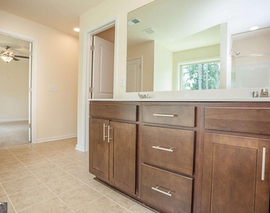 4505 Almanor Circle - Photo Thumbnail 31